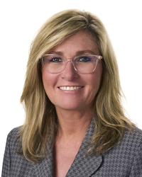 Portrait photograph of Leah Davenport, Executive Vice President