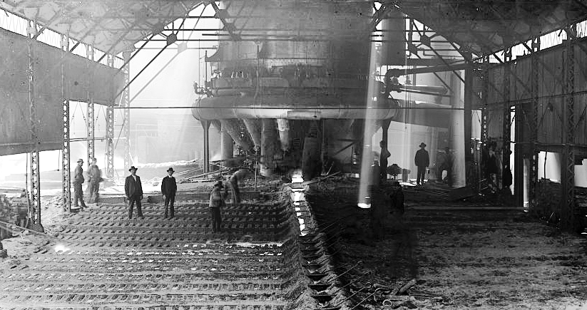 An interior photo of pig iron being cast in Sloss furnaces in 1906. Photo courtesy of the Library of Congress Photographic Archives