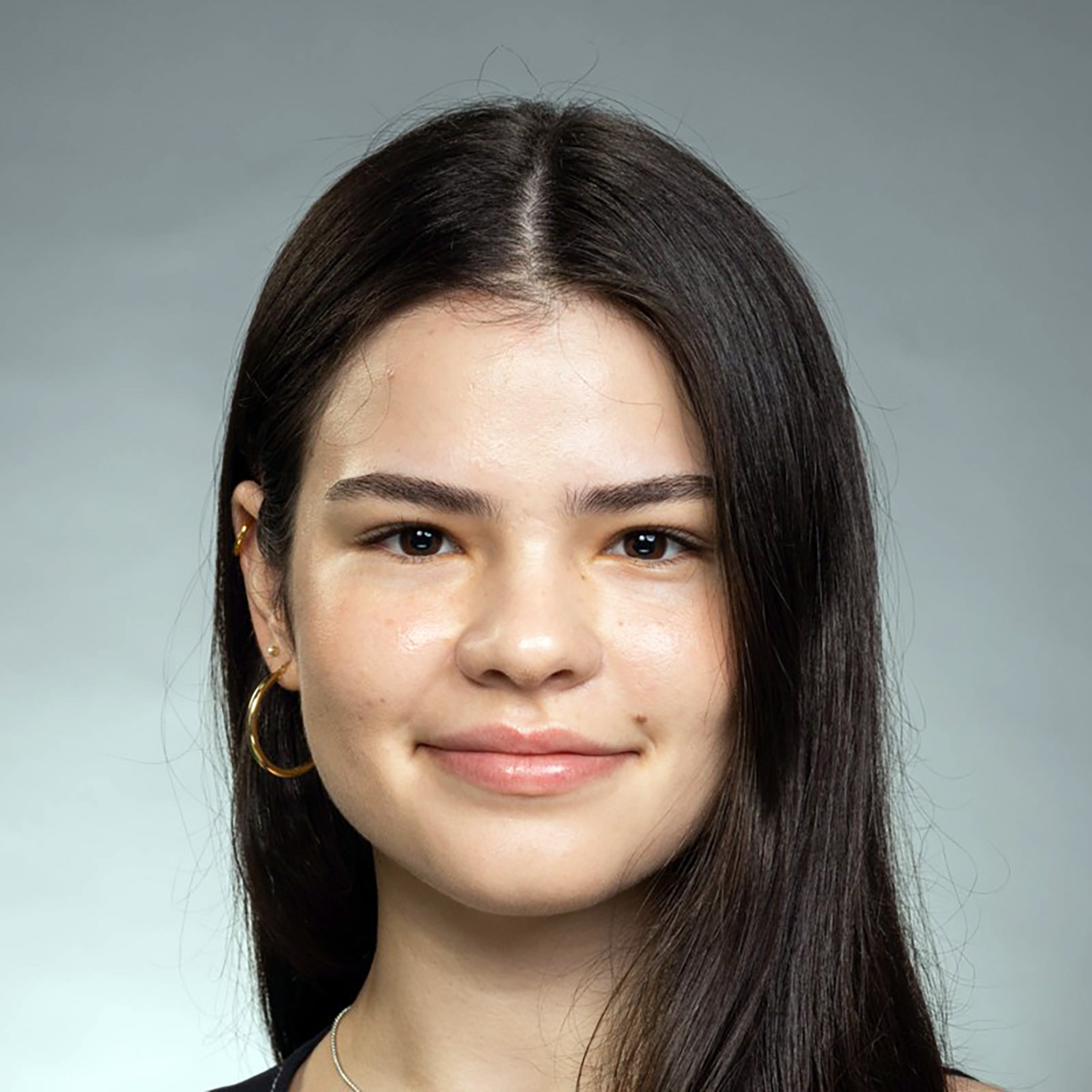 Photo portrait of Gabriela Garcia, intern in the Economic Survey Research Center.