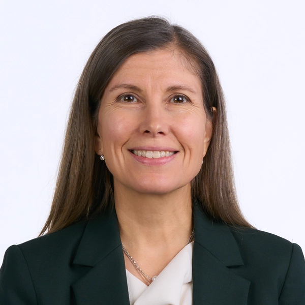 Headshot of Karen Leone Di Nie