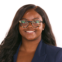 Photo portrait of Lauren Taylor