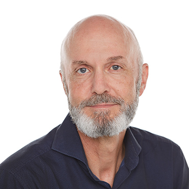 Photo portrait of John Robertson